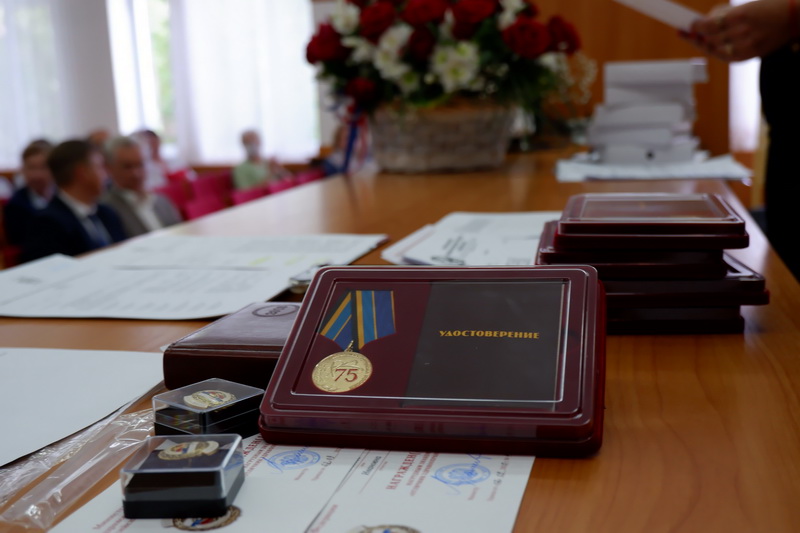 Евгений Щербаков поздравил озерских медработников с профессиональным праздником